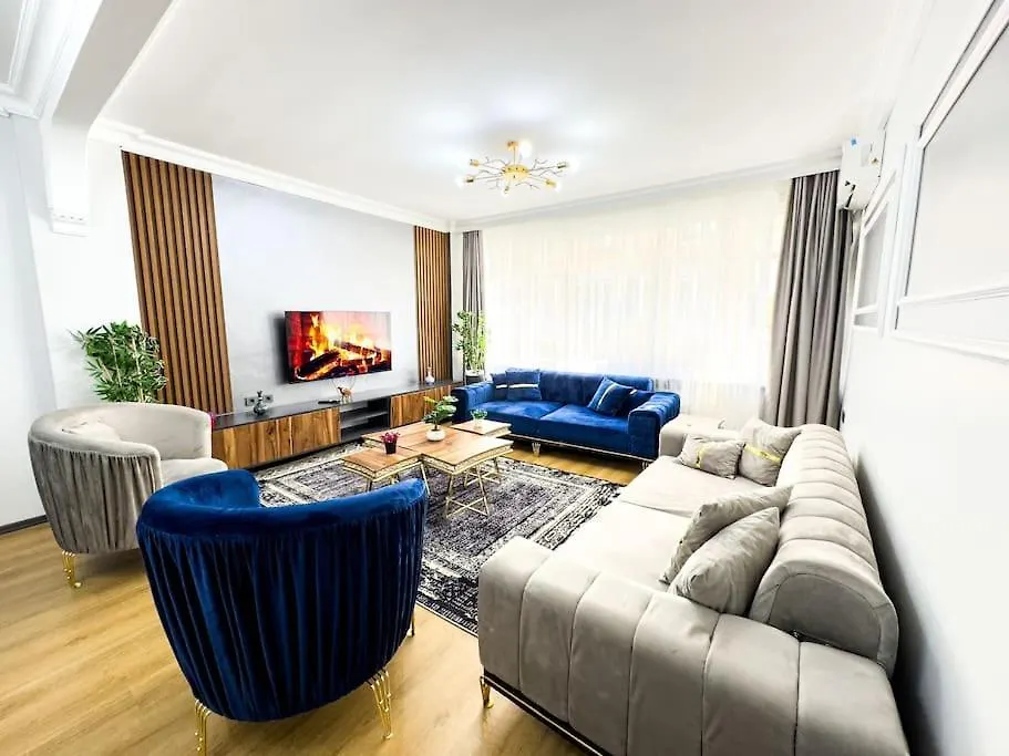 Holiday 5 4 Sisli 3 Istanbul 0*,  Turkey